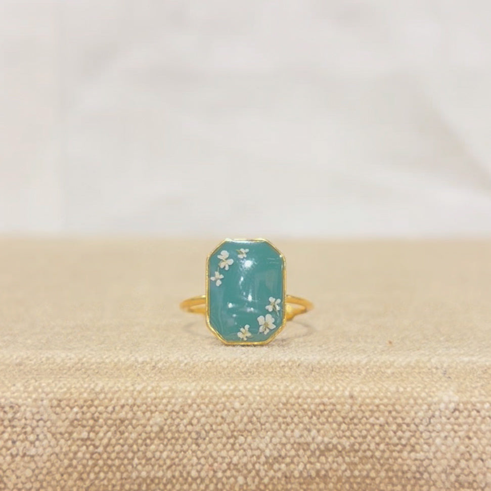 Baby's Breath Ring : Gold, Square