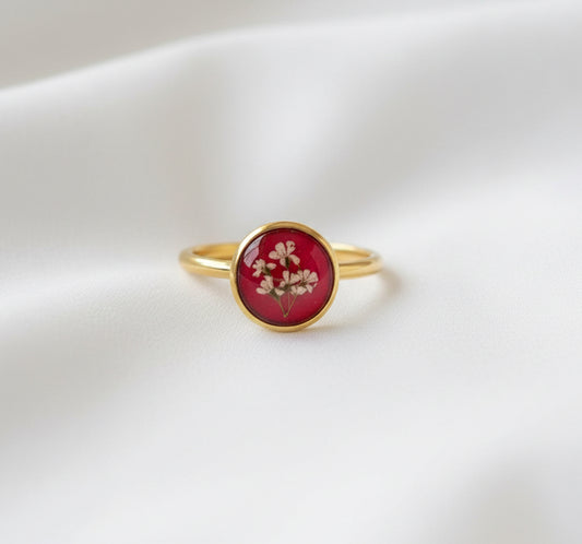 Red Queen Anne’s Lace Small Circle Ring