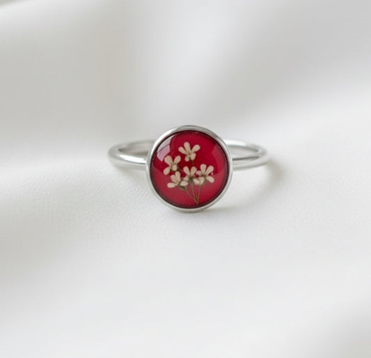 Red Queen Anne’s Lace Small Circle Ring