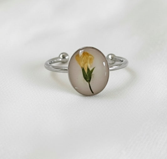 May Birth Flower Lily of the Valley Small Circle Ring