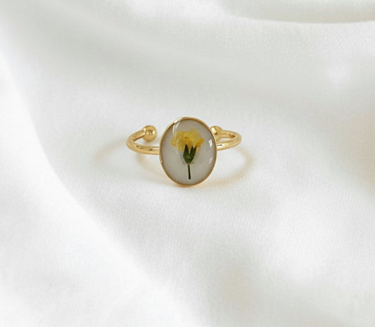 March Birth Flower Daffodil Small Circle Ring