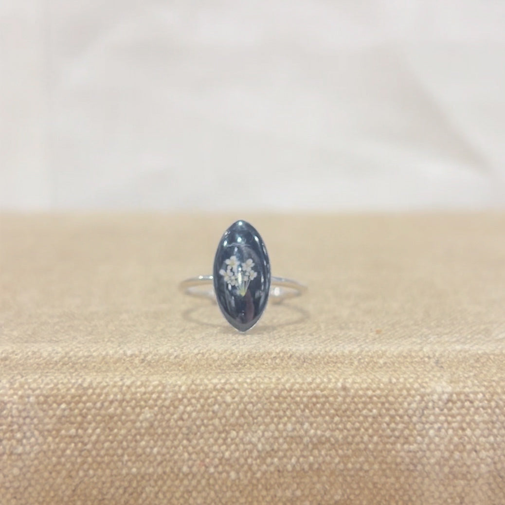Baby's Breath Ring : Silver, Almond