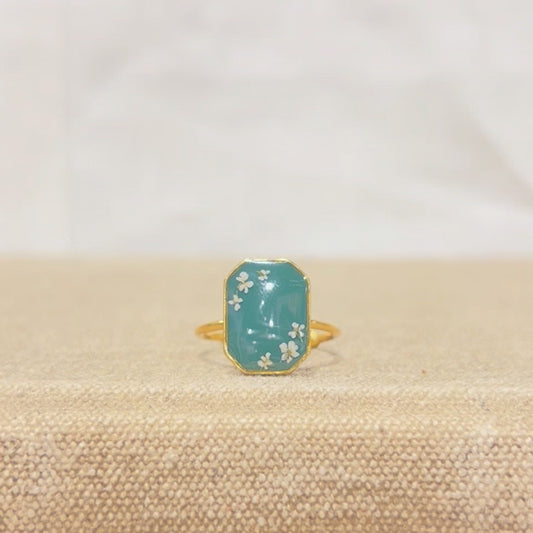 Baby's Breath Ring : Gold, Square