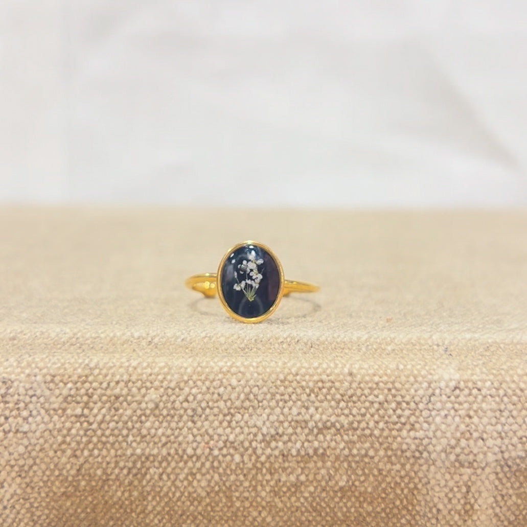 Baby's Breath Ring : Gold, Small Circle