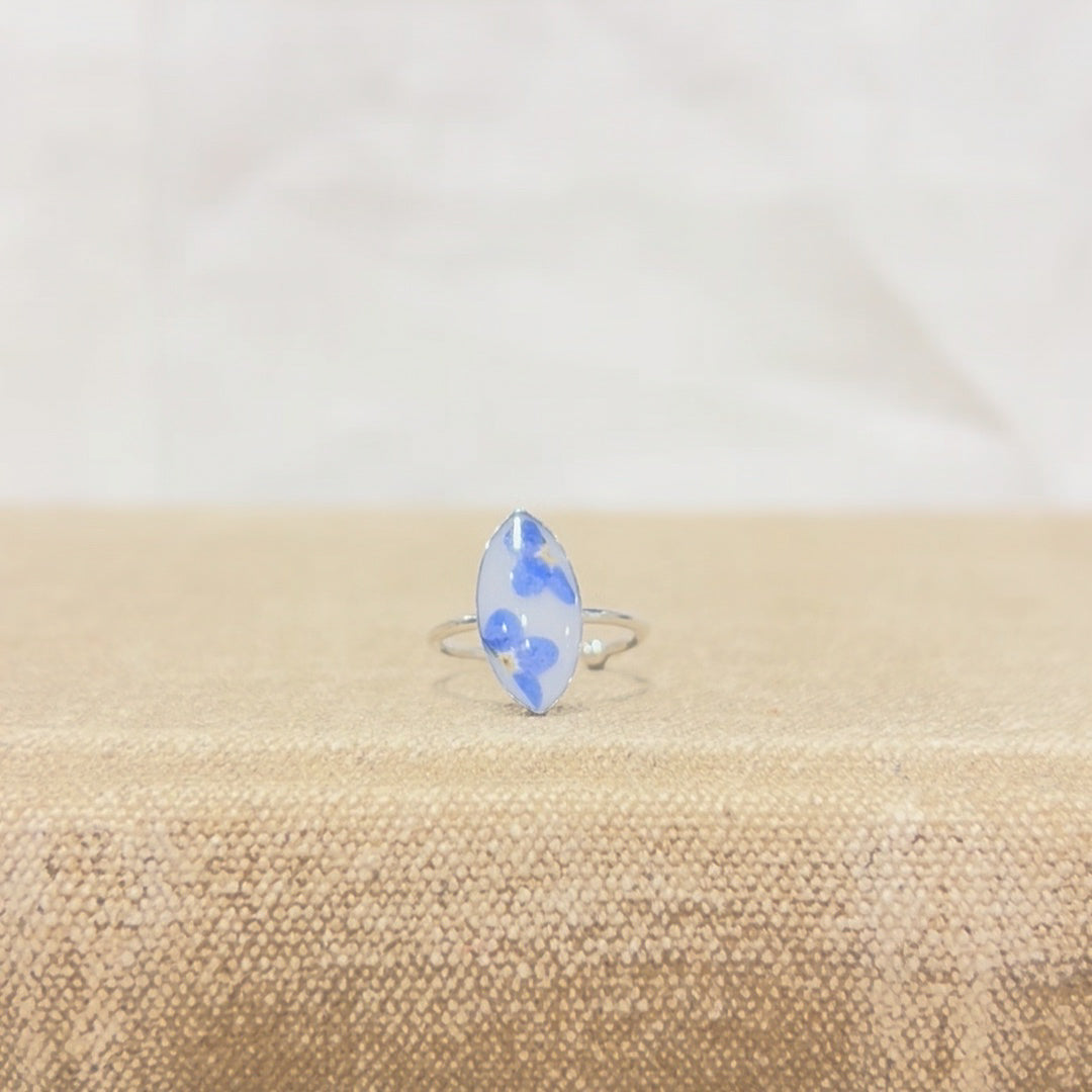 Forget-Me-Not Ring : Silver, Almond