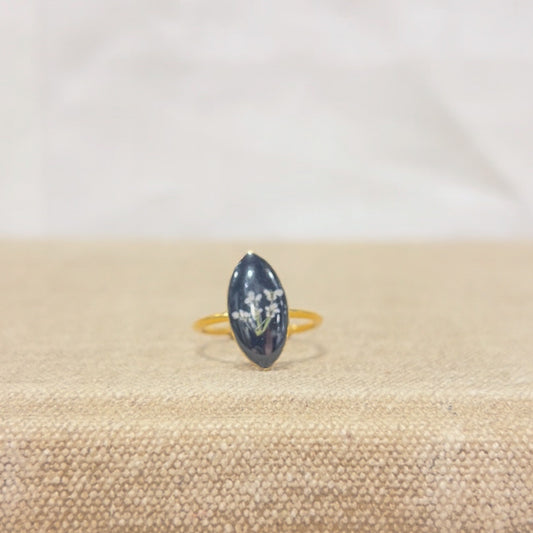Baby's Breath Ring : Gold, Black Almond